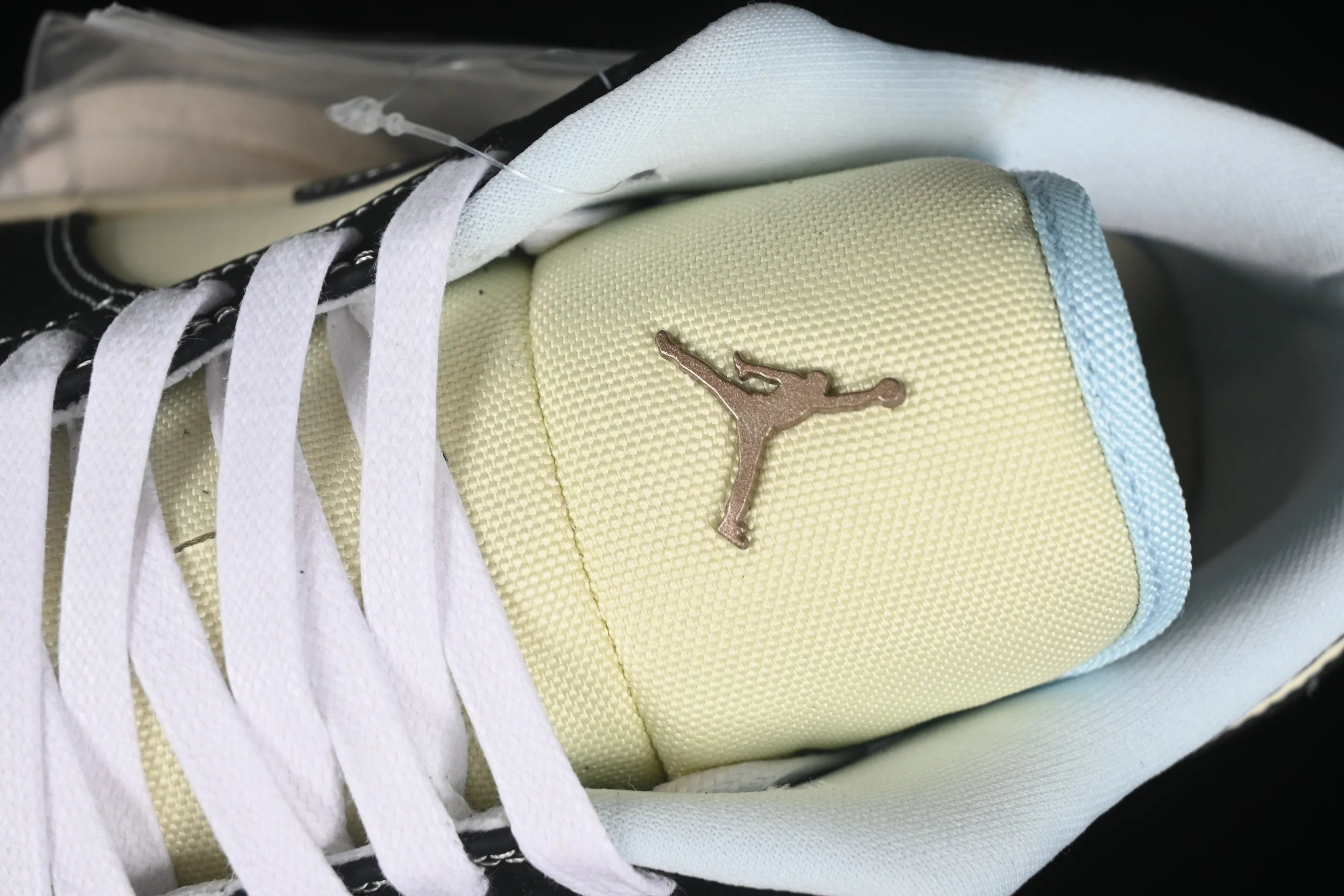 All categories Air Jordan Jordan series basketball shoes Air Jordan 1 Low Air Jordan 1 Low "Coconut Milk Black" AJ1 Joe 1 island style low-top cultural basketball shoes HQ3437-101